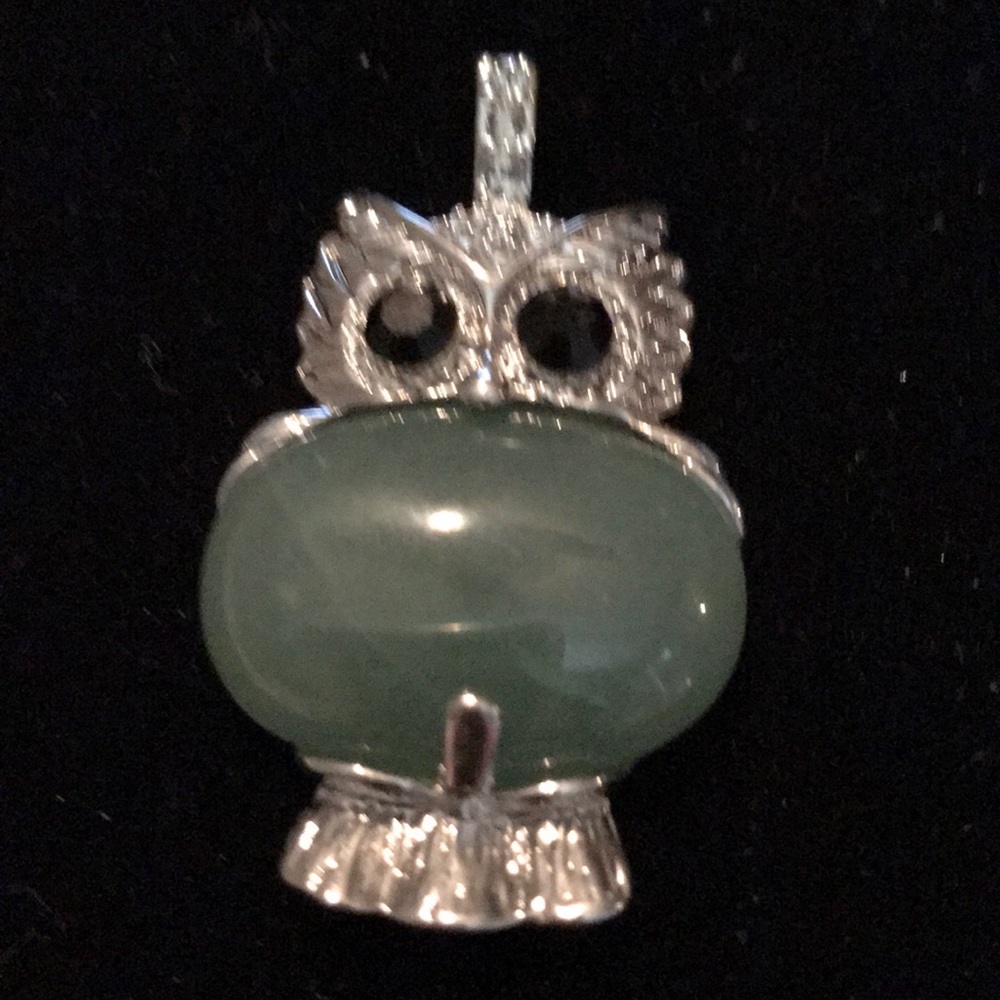 Green quartzite owl pendant